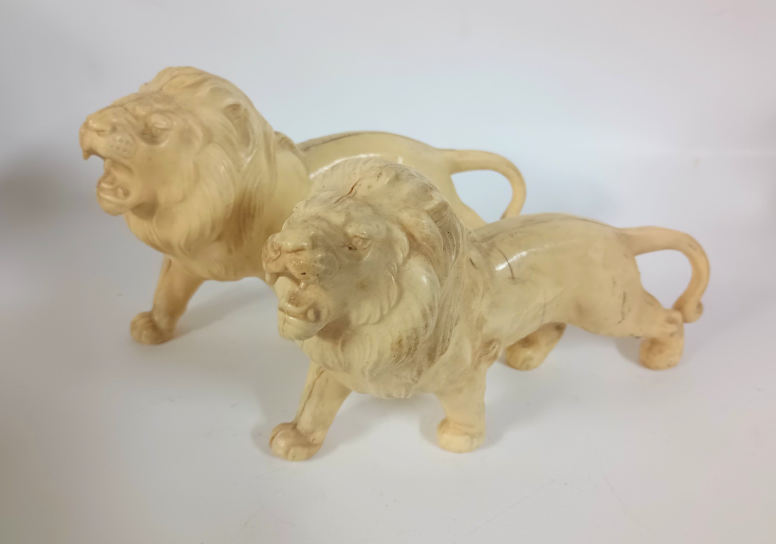 Vintage Lion and Tiger White Sculpture Figurines 2 x Set - Made In Japan Resin