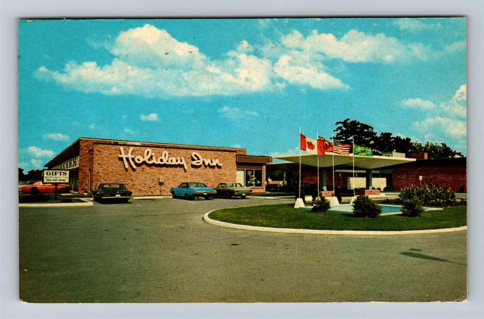 Chatham ON-Ontario Canada, The Holiday Inn Of Chatham Vintage Souvenir Postcard