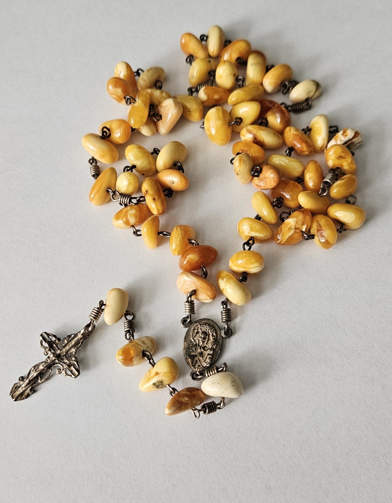 Vintage Baltic Butterscotch Amber Rosary Pope Ioannes Roma Papal Medal Cross