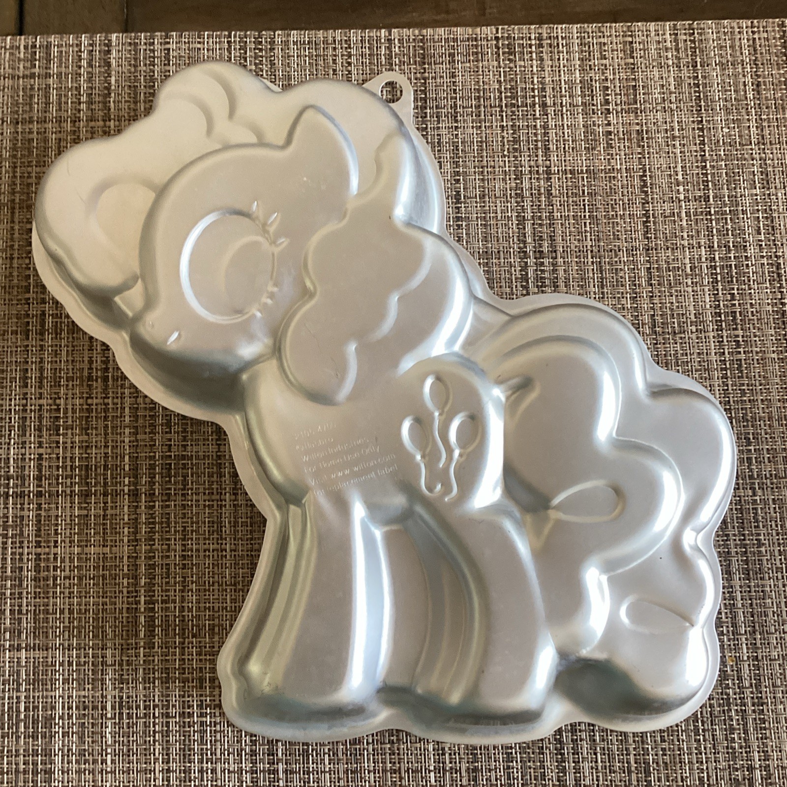 VINTAGE WILTON HASBRO, MY LITTLE PONY, PINKIE PIE. ALUMINUM CAKE MOLD 2105-4700.