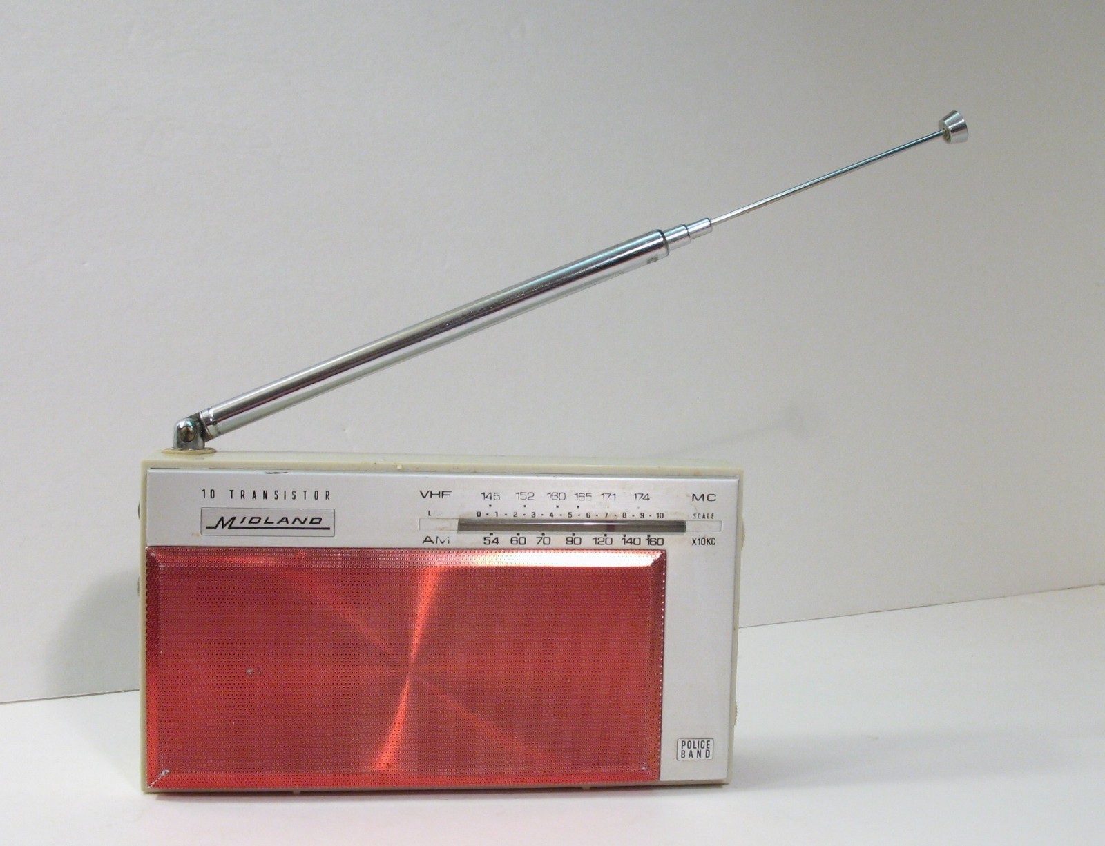 VTG AM VHF MIDLAND Retro Police Band Transistor Radio 10-405 for parts as is