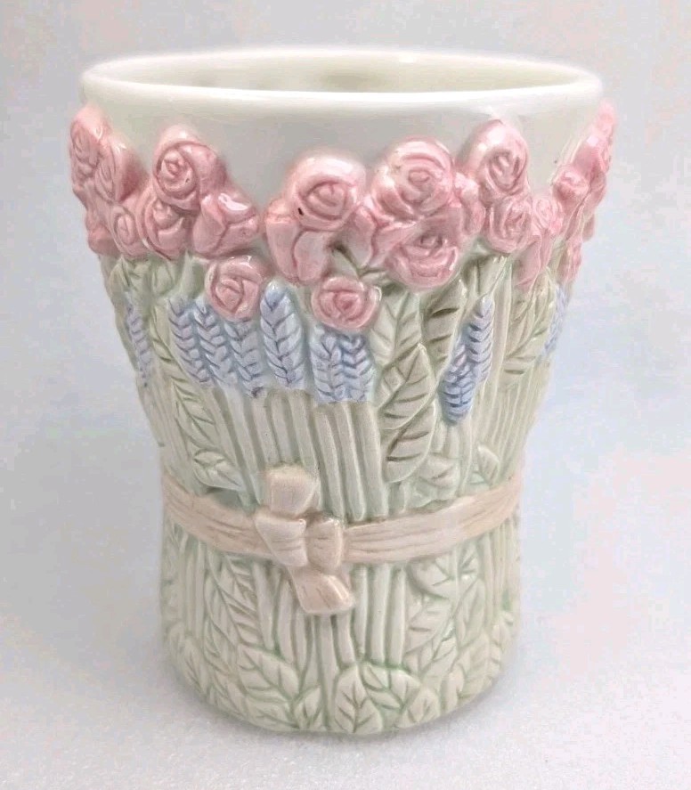Vintage Handpainted Ceramic 3D Floral Theme Tied Flower Bunch Vase Tumbler 4.5
