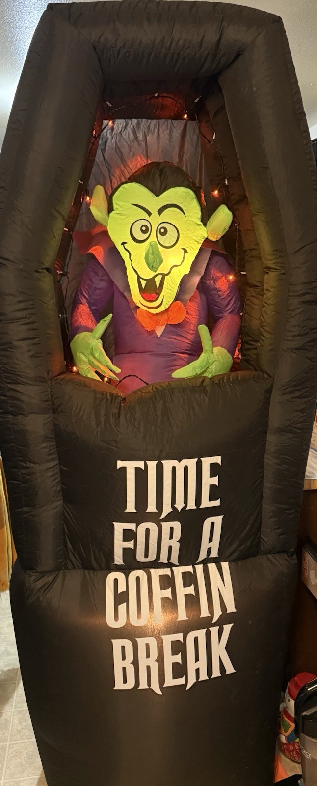 Gemmy Lighted Vampire Inflatable box Coffin 7-foot animated Halloween Yard Art Gemmy Lighted Vampire Inflatable box Coffin 7-foot animated Halloween Yard Art