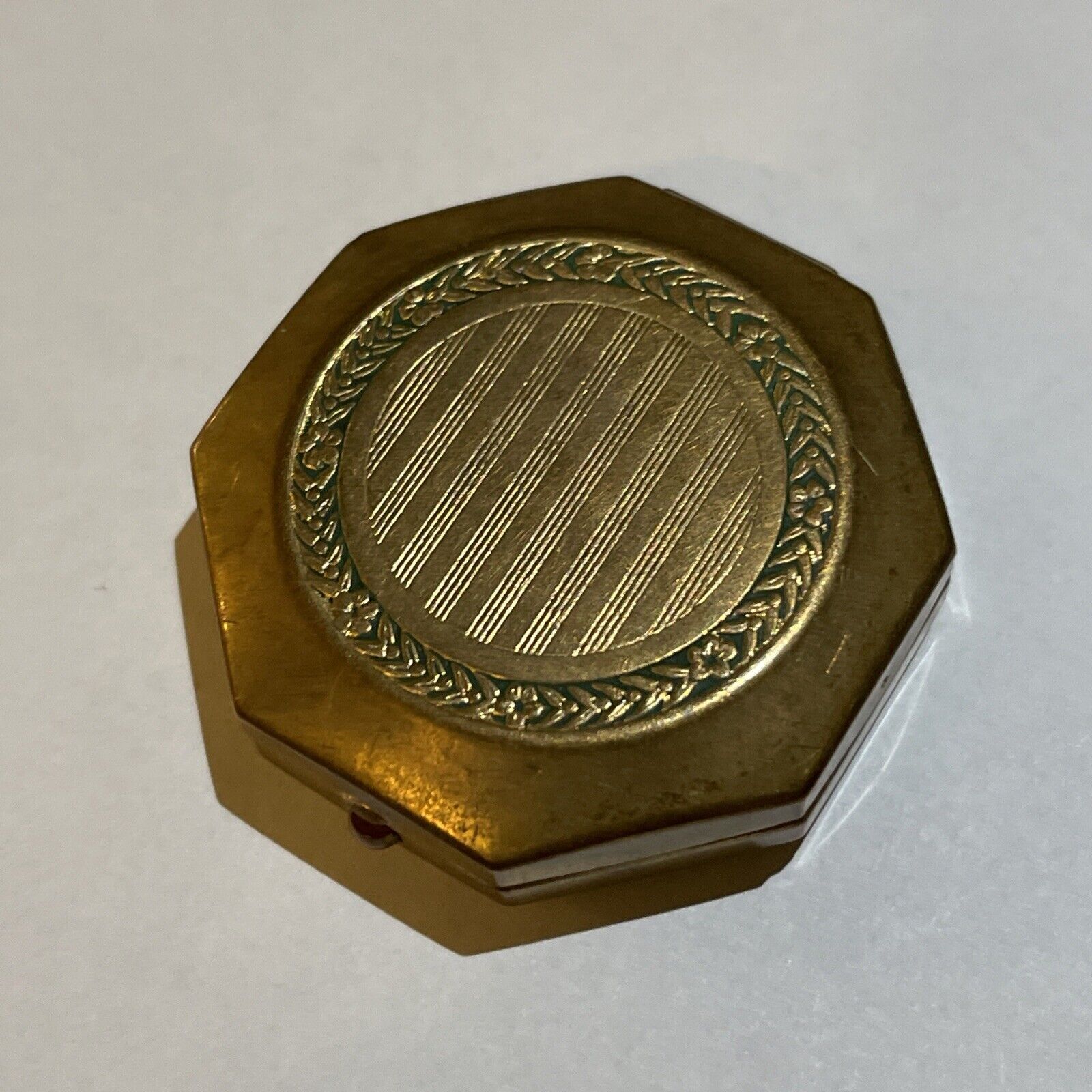 Vintage American Face Powder Compact - Djer-Kiss 1920s