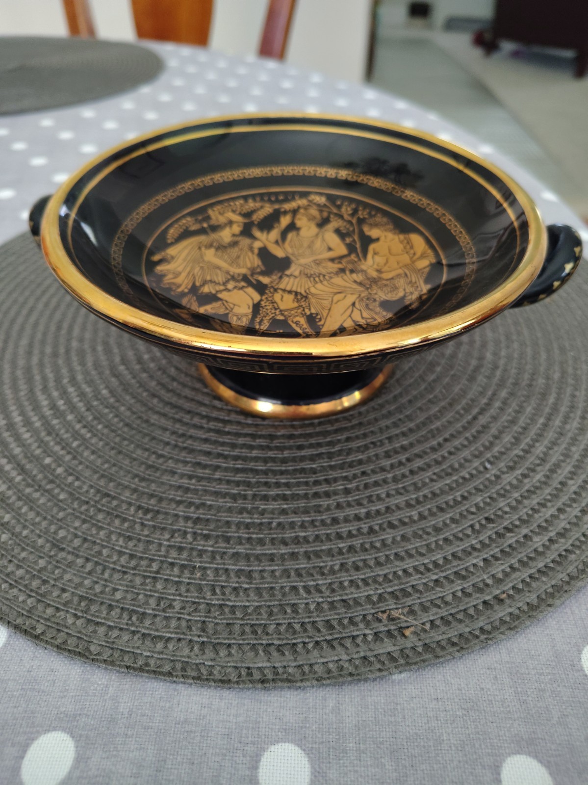 Vintage 24k Gold Greek kylix wine cup Hermes, Artemis, and Apollo. Vintage 24k Gold Greek kylix wine cup Hermes, Artemis, and Apollo.
