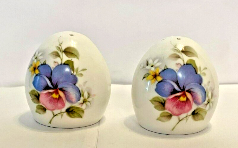 Vtg. Sanford Salt & Pepper Shakers Floral Pattern Egg Shaped Excellent Condition