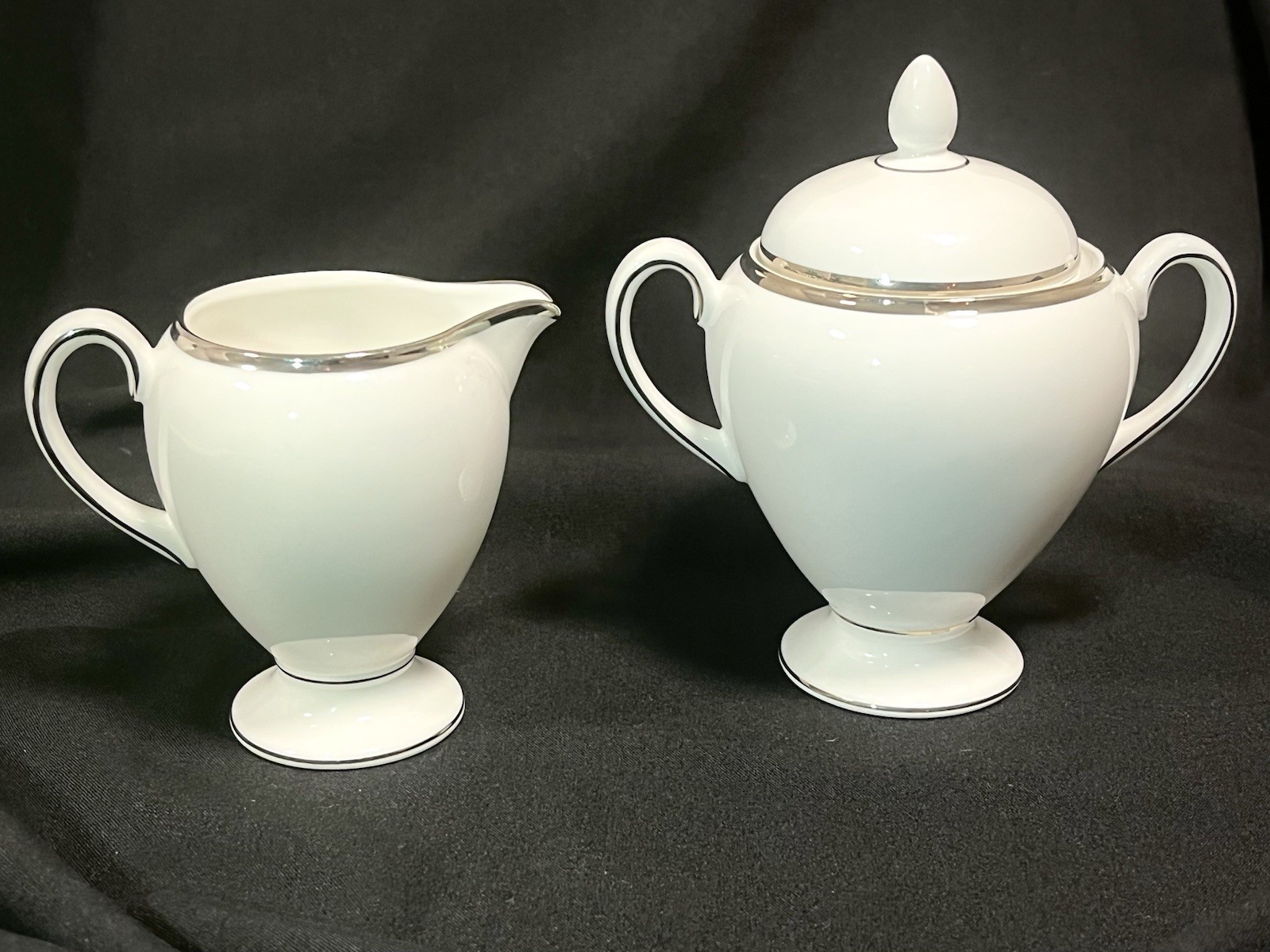 Wedgwood Bone China Globe Creamer & Sugar Bowl, Sterling Silver Trim, perfect Wedgwood Bone China Globe Creamer & Sugar Bowl, Sterling Silver Trim, perfect