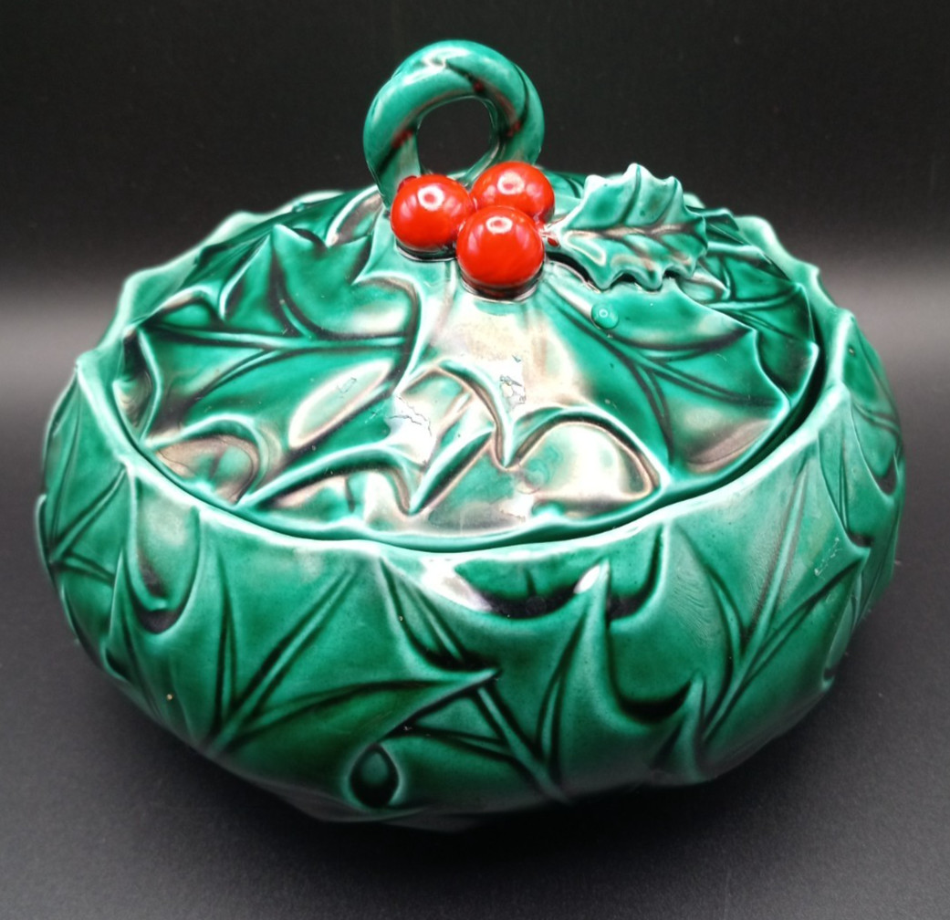 Vintage Lefton Ceramic Green Christmas Holly Berry Candy or Sauce Dish Japan