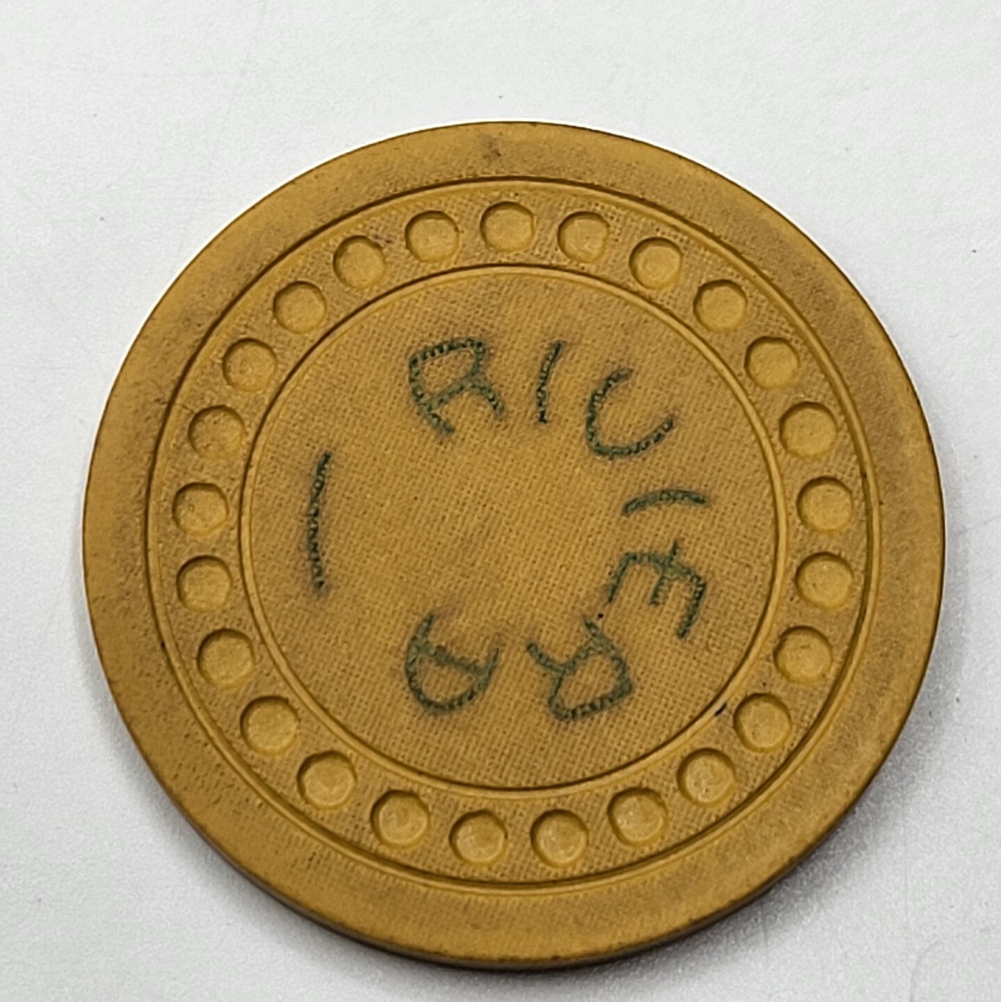 Vintage 1940\'s Riviera Yellow Clay illegal Poker Chip Newport Kentucky Dot Mold 