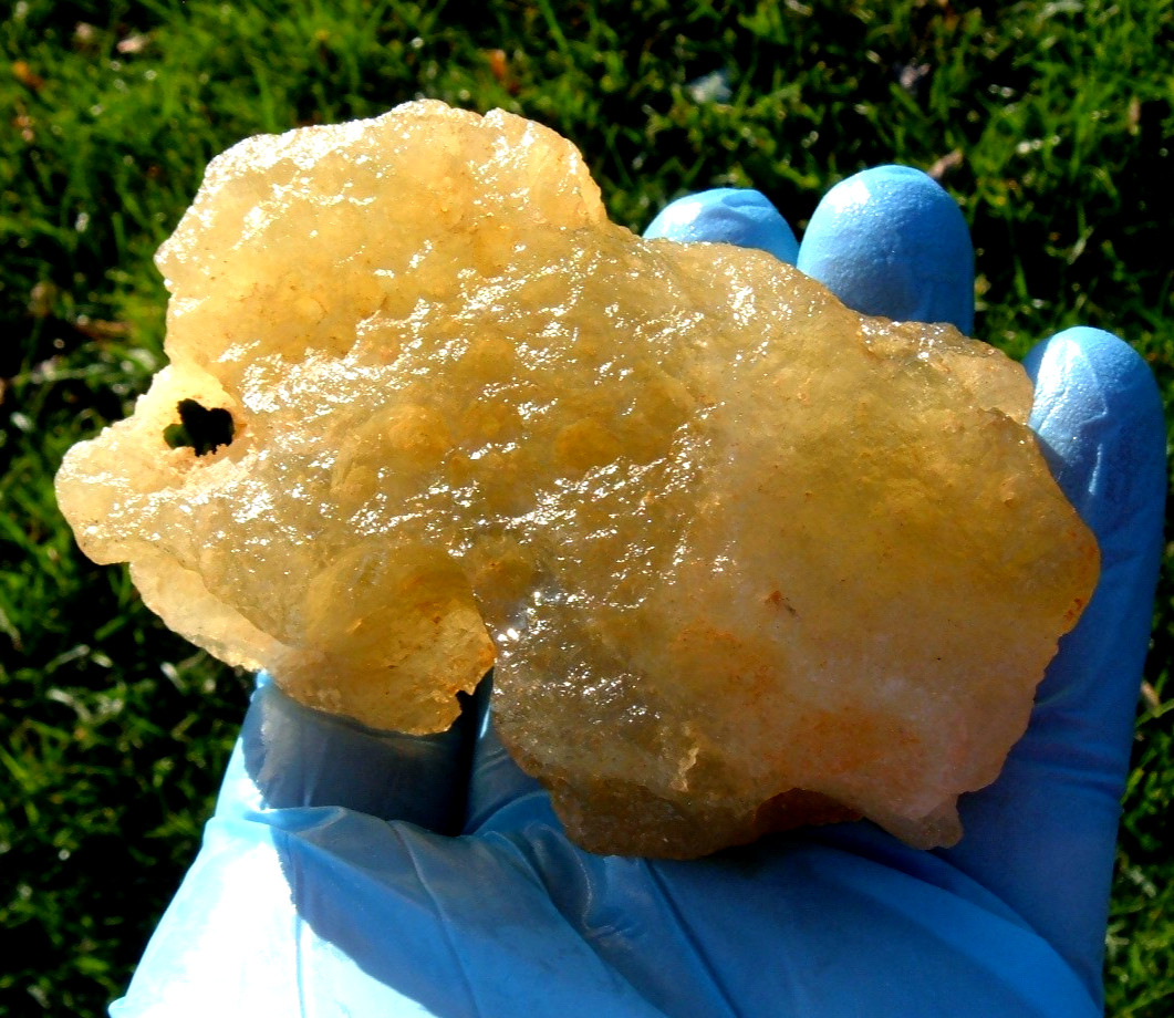 Libyan Desert Glass Meteorite Tektite impact specimen( 1385 crt) Natural Hole