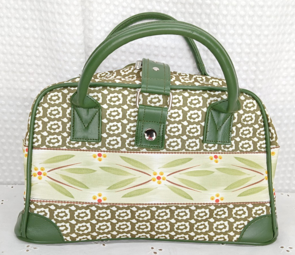 TEMP-TATIONS OLD WORLD GREEN INSULATED PURSE HAND BAG CARRY CASE TEMP-TATIONS OLD WORLD GREEN INSULATED PURSE HAND BAG CARRY CASE