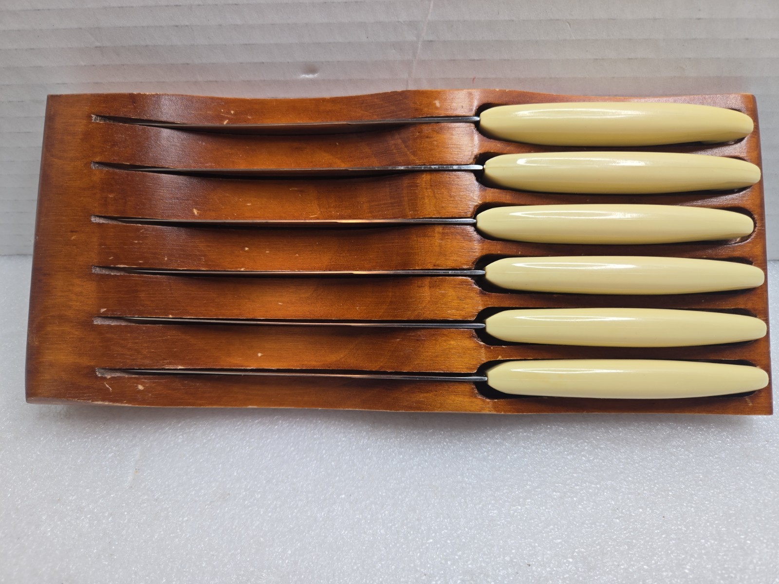 Camillus Ultra Deluxe 6 Piece Steak Knife Set Original Case Vintage