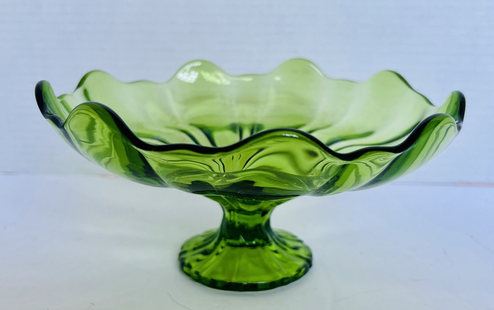 VTG L.E. Smith 9 Point Glass Pedestal Bowl Avocado Green