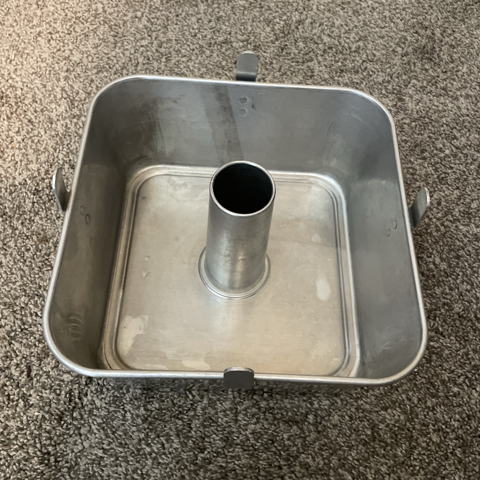 Vintage Comet Aluminum 2 Pc. Square Angel Food 9\