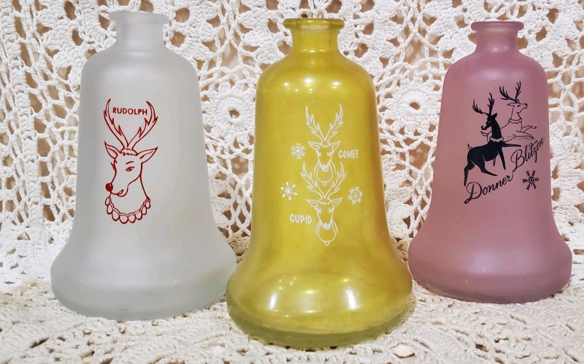 3 VINTAGE WHEATON GLASS BELL SHAPED DECANTERS SANTA’S REINDEER YEARS \'84 \'85 \'86