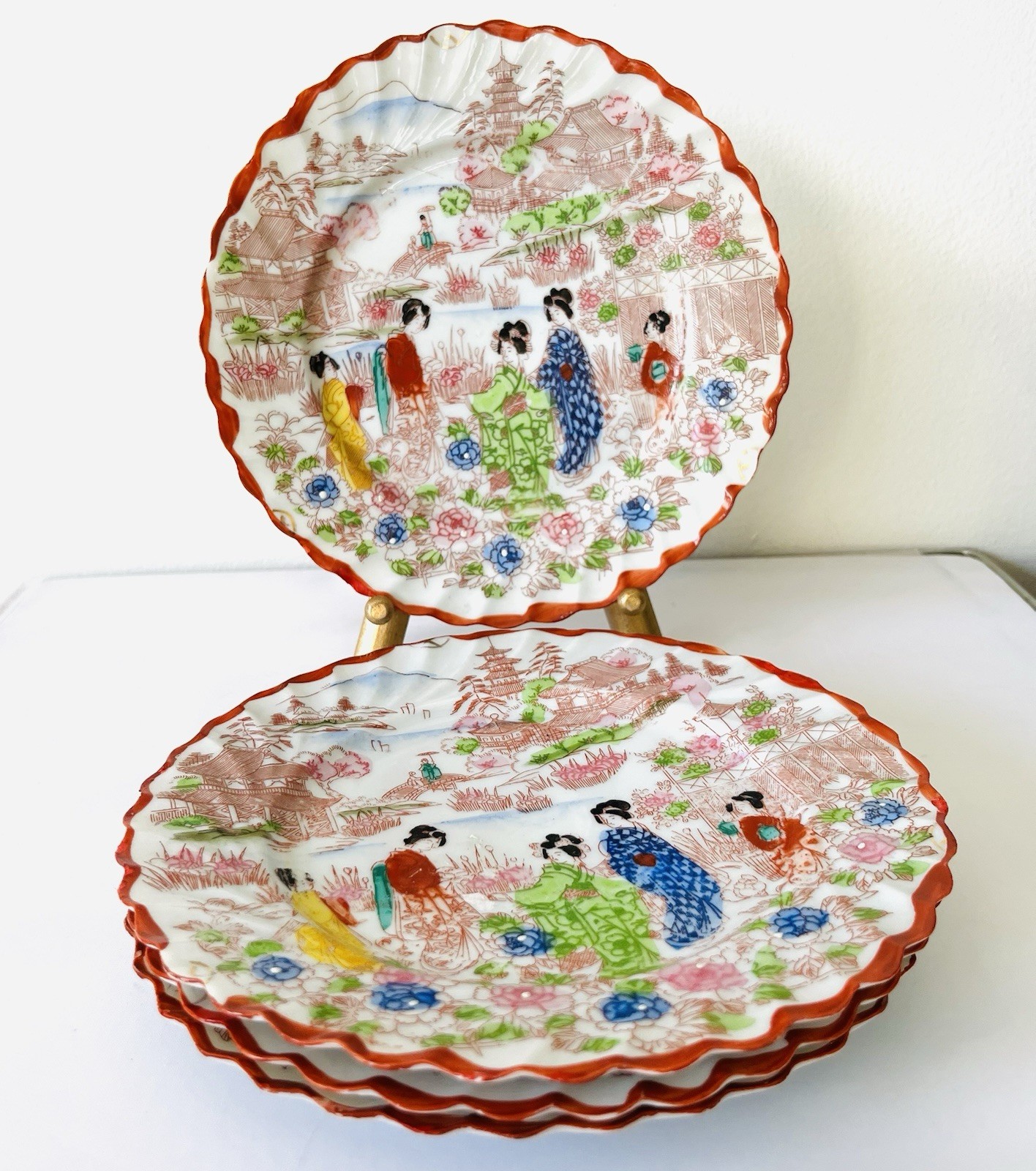 Vintage Geisha Girls Plates Hand painted Set of 4 Scalloped Pagoda Landscape
