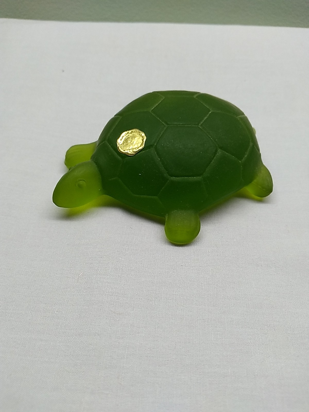 Vintage Westmoreland Green Satin Mist Glass Turtle Figurine Paperweight W/ Label