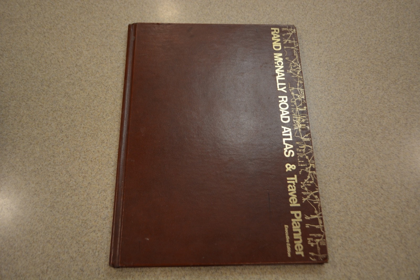 VINTAGE 1982 RAND McNALLY ROAD ATLAS & TRAVEL PLANNER EXEC EDITION HARD COVER
