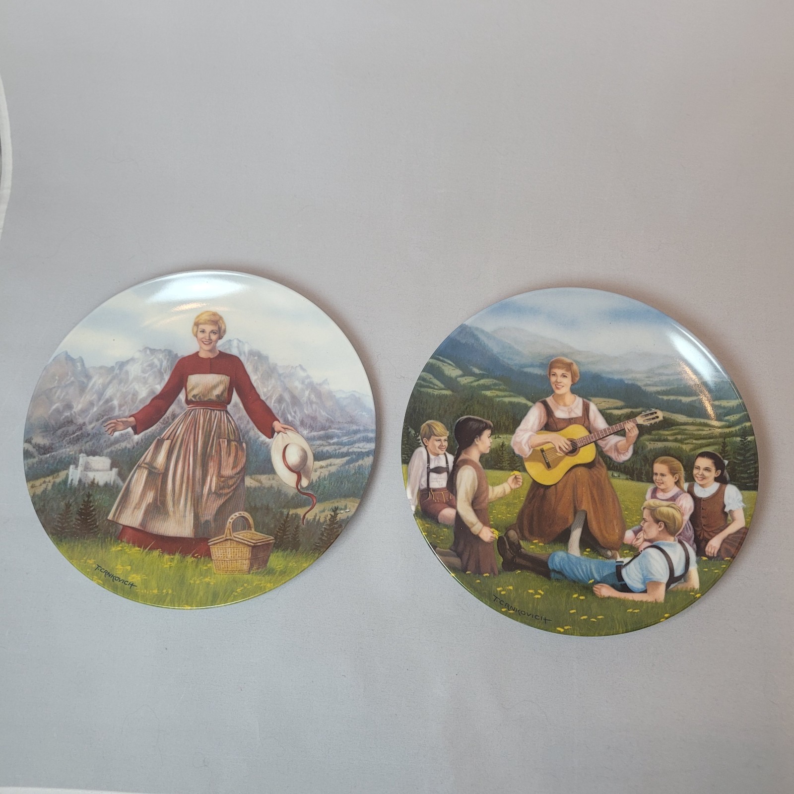 Set Of 2 Sound Of Music Plates #1 & #2 In Series Knowles Bradford Exchange 8½\ Set Of 2 Sound Of Music Plates #1 & #2 In Series Knowles Bradford Exchange 8½\