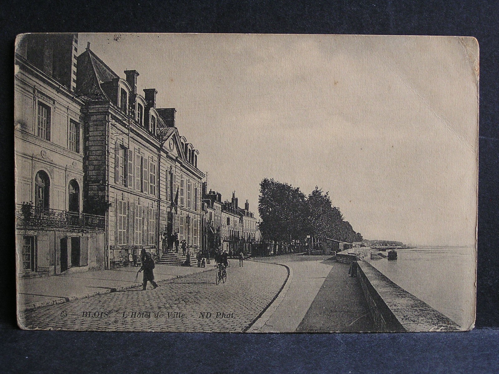 Old postcard - 41 - Blois, L\'Hotel de Ville. Petite Animation...