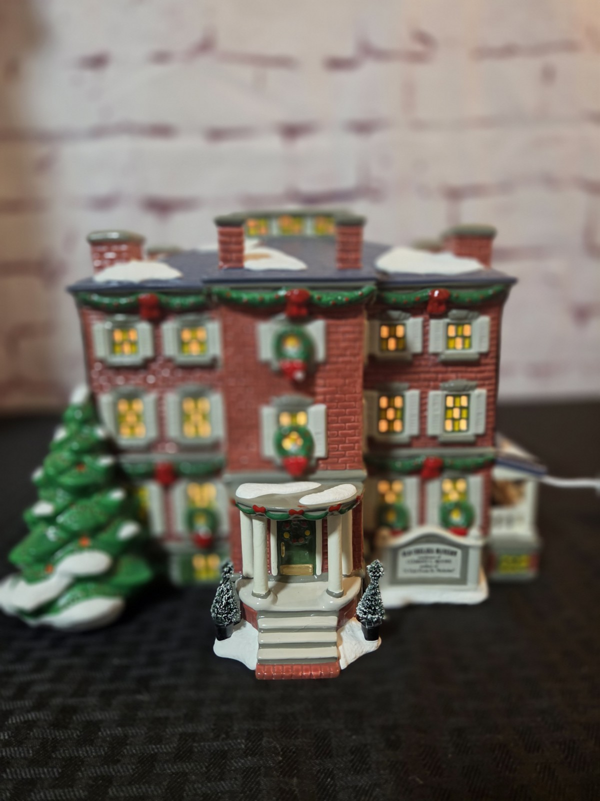 Dept 56 Snow Village Old Chelsea Mansion 54903 Lighted Building 