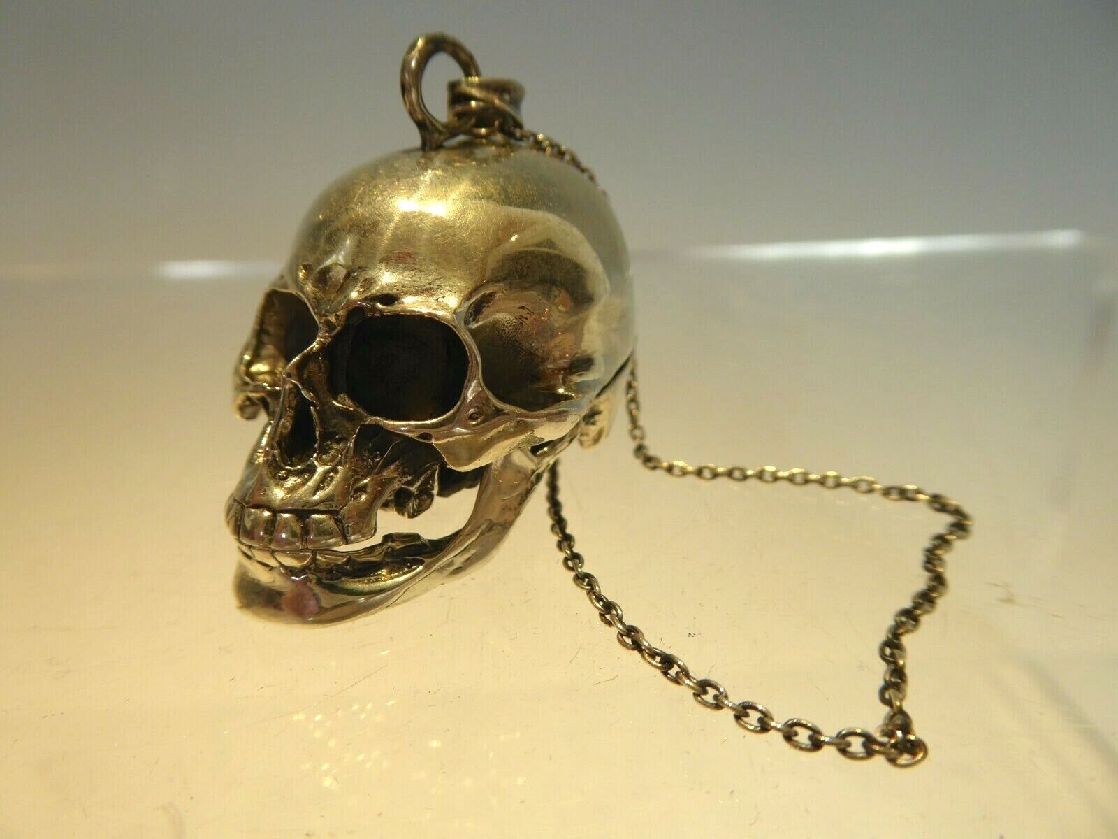 SOLID SILVER SNUFF/PILL BOX IN FORM OF A SKULL