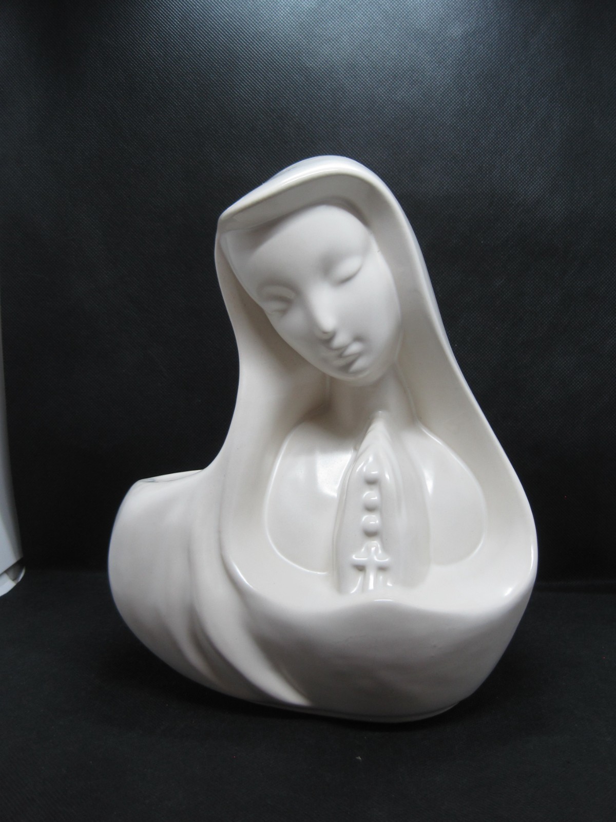 Vintage Hull Mary Madonna Praying Rosary Pottery Planter Vase 10” 417-USA Vintage Hull Mary Madonna Praying Rosary Pottery Planter Vase 10” 417-USA