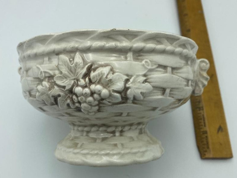 Vintage 1950 Rubens Originals Rustic Grapes 2242 Ceramics Circular Planter
