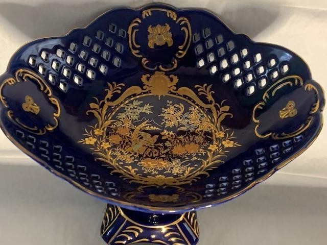 COBALT BLUE GLASS PEDESTAL COMPOTE DISH-OPEN WEAVE-GOLD DESIGN 6 1/2