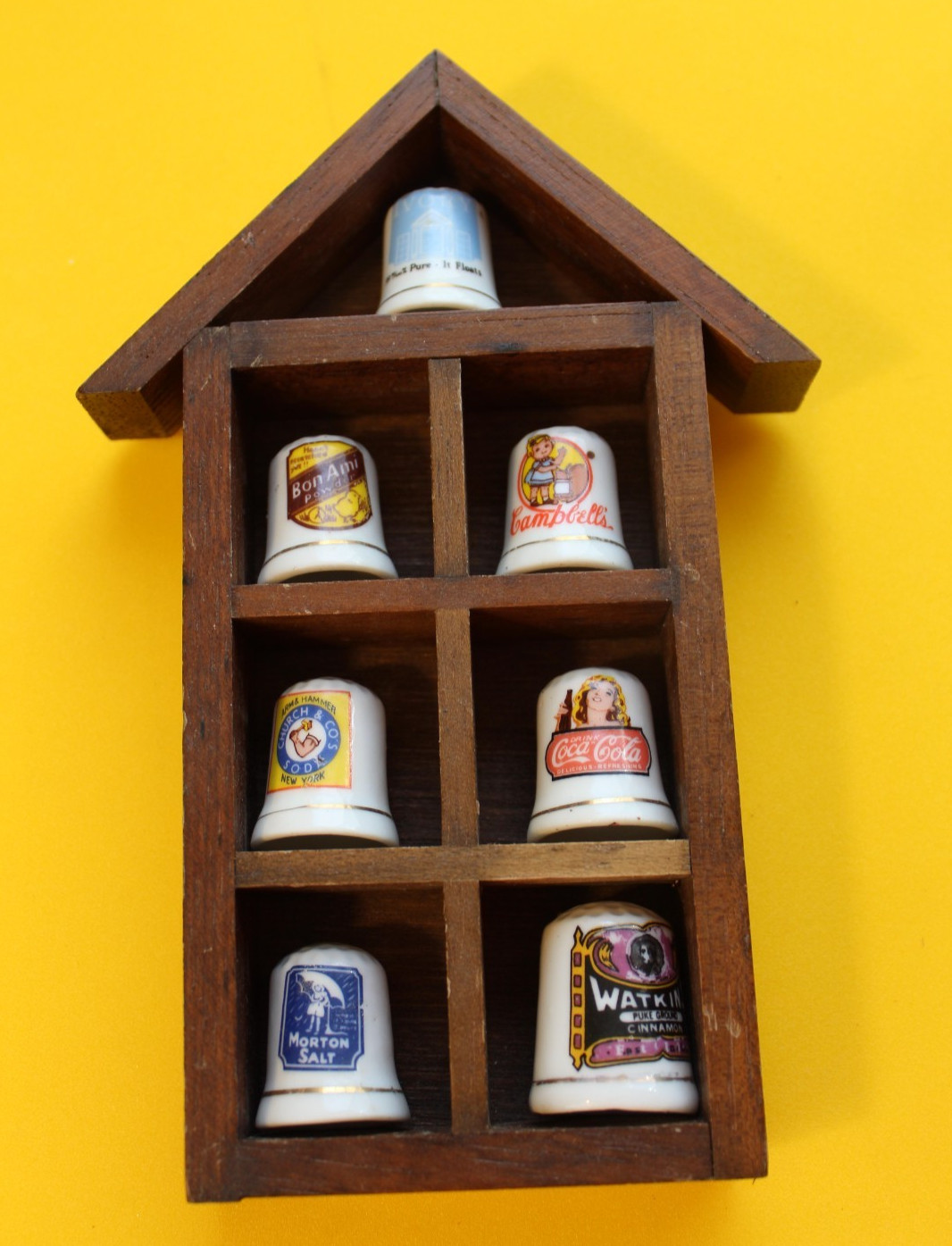 VINTAGE WOODEN HOUSE DISPLAY WTIH 7 ADVERTISING THIMBLES