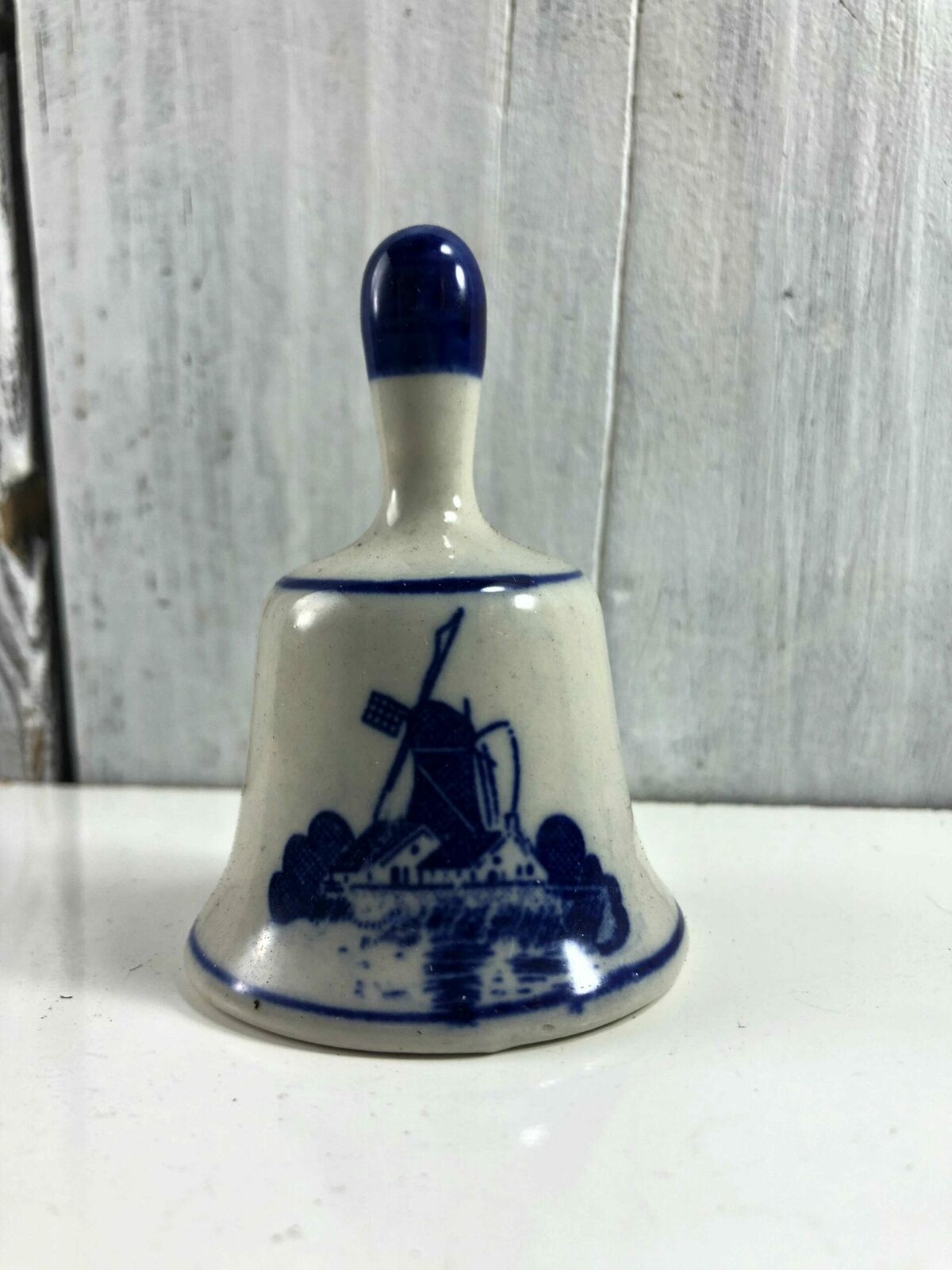 VINTAGE COLLECTIBLE HAND PAINTED 3” DELFT BLUE BELL GOOD USED CONDITION