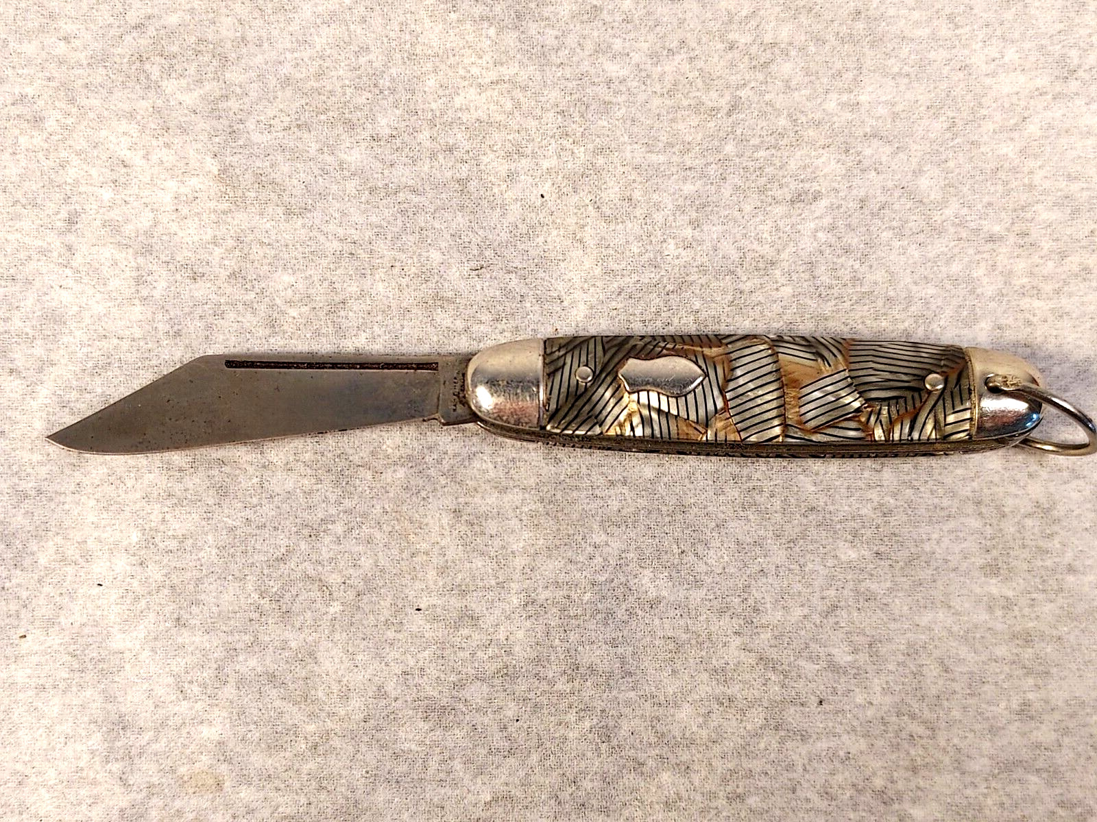 Vintage Hammer Brand USA Single Blade Small Pocket Knife with Attractive Handle