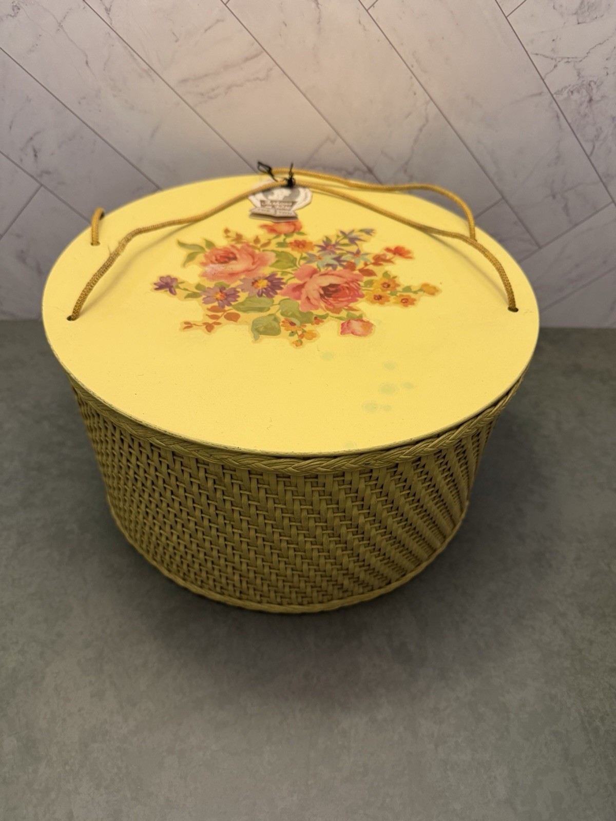 Vintage 1950s Princess Brand Yellow Wicker Sewing Basket w/30 Embroidery Hoops Vintage 1950s Princess Brand Yellow Wicker Sewing Basket w/30 Embroidery Hoops