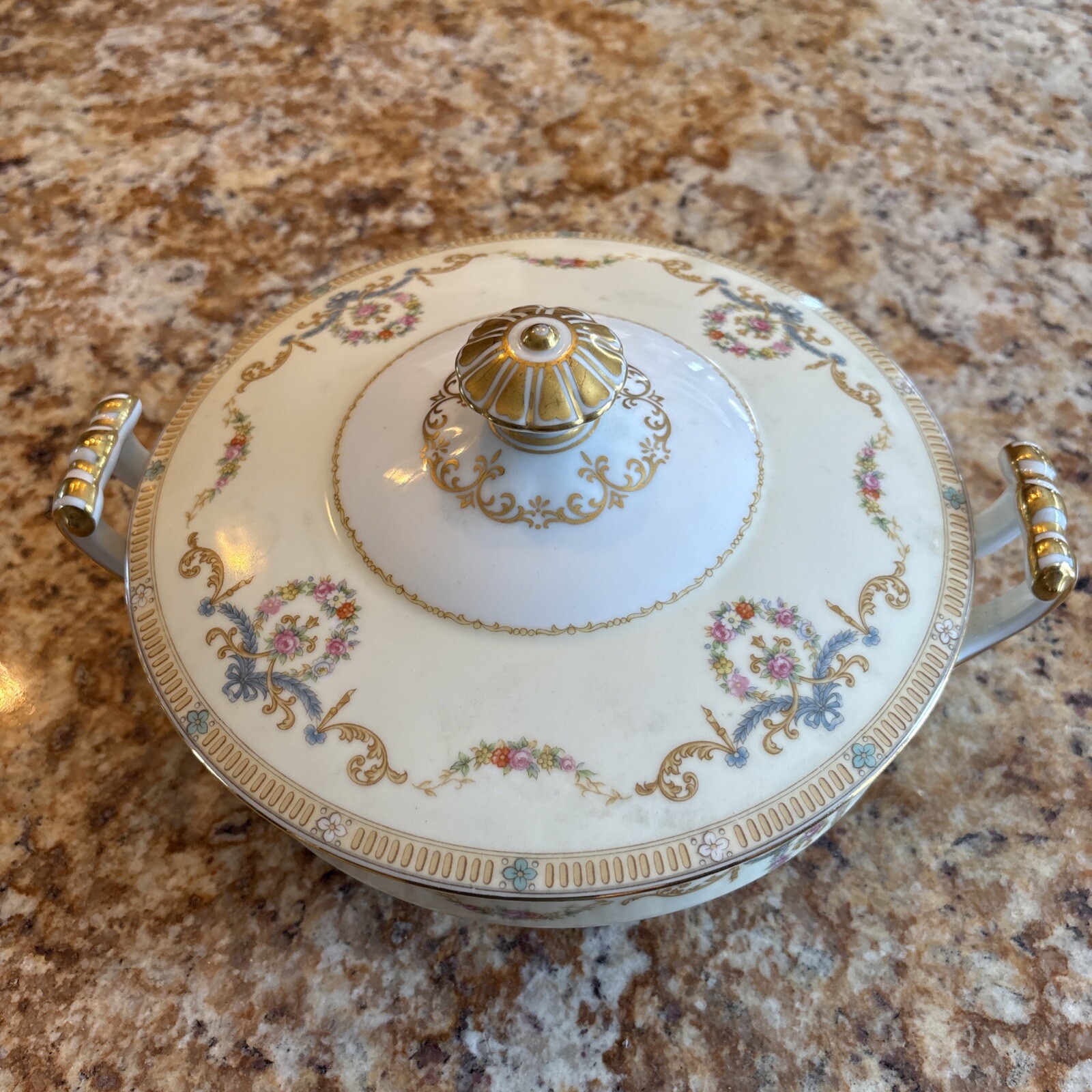Noritake Tybalt - Covered Vegetable Casserole Bowl W/ Handles Gold Accents Japan