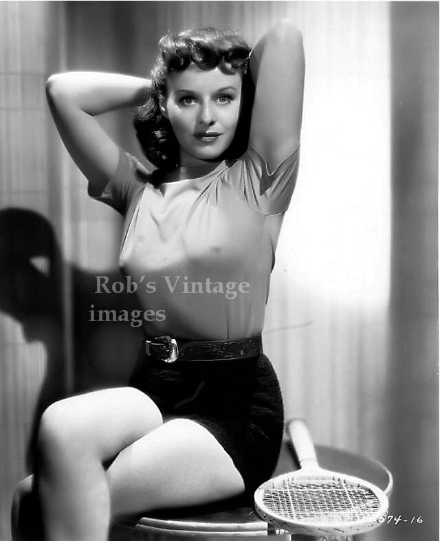BULLET BRA MAMA  photo Retro 1930\'s 1940s Paulette Goddard Sweater Girl 8 X10