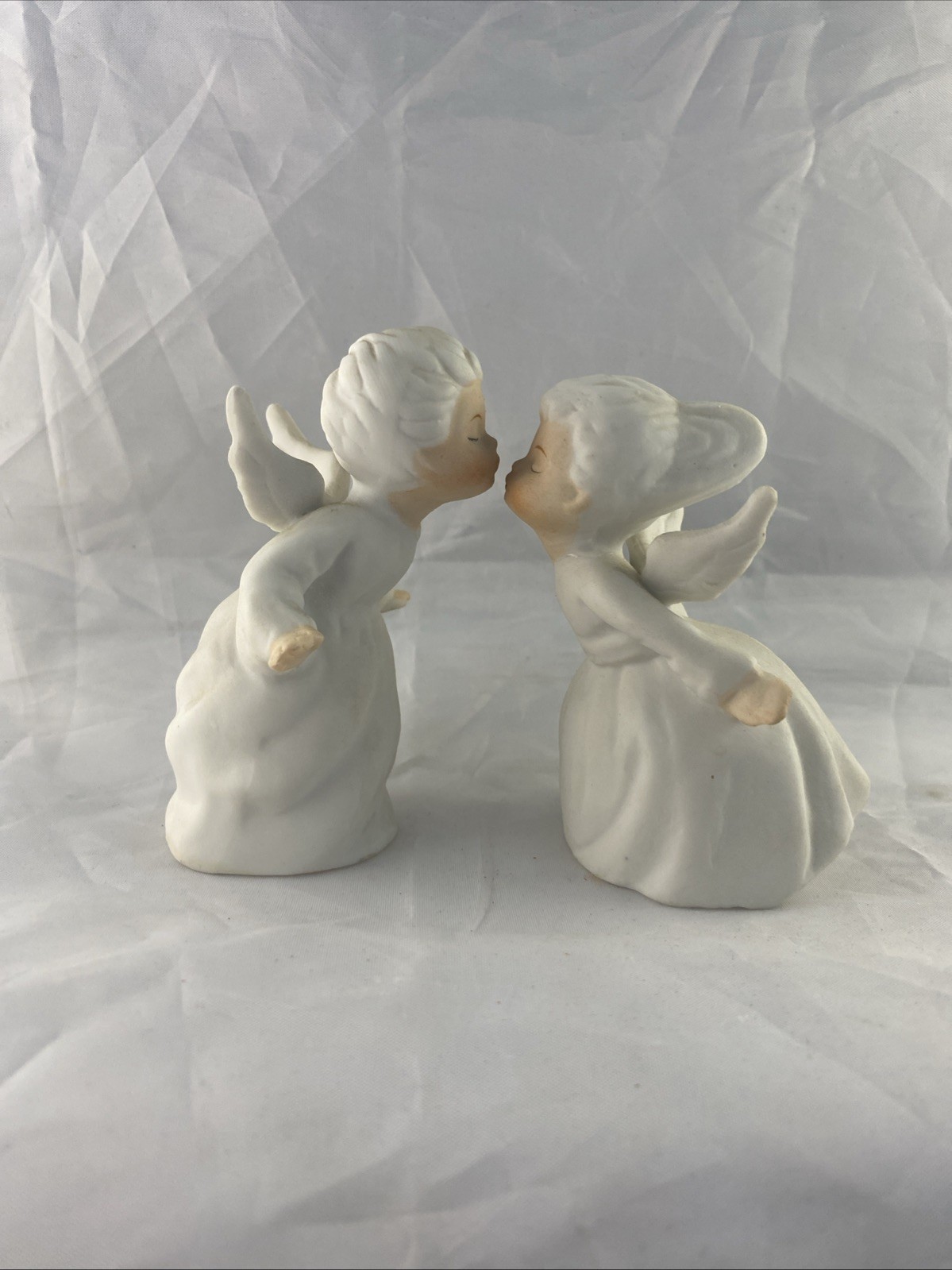 Vintage Kissing Boy & Girl Angels White Bisque Porcelain Figurines  3.5