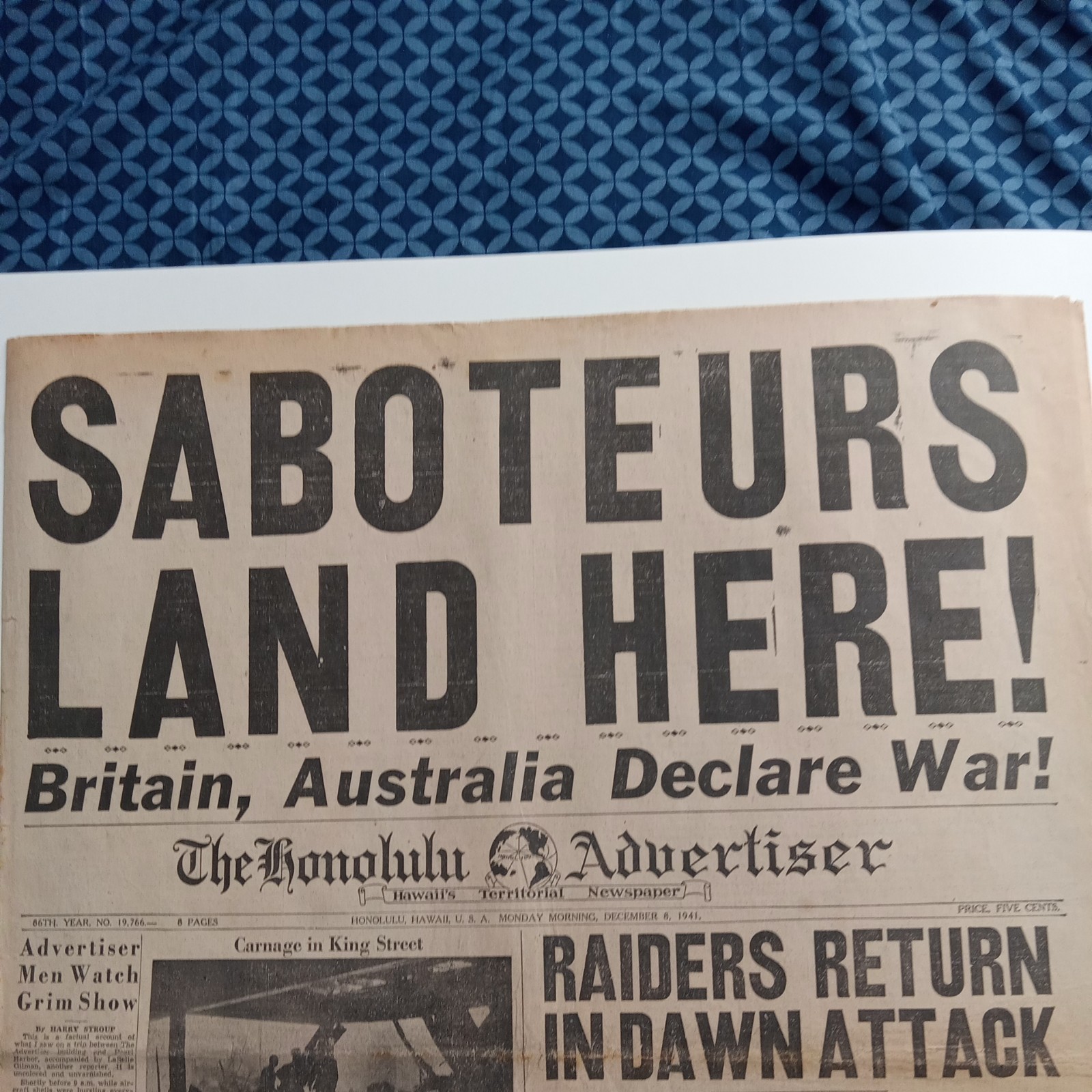 December 8, 1941 HONOLULU, HAWAII Newspaper - Pearl Harbor - World War II