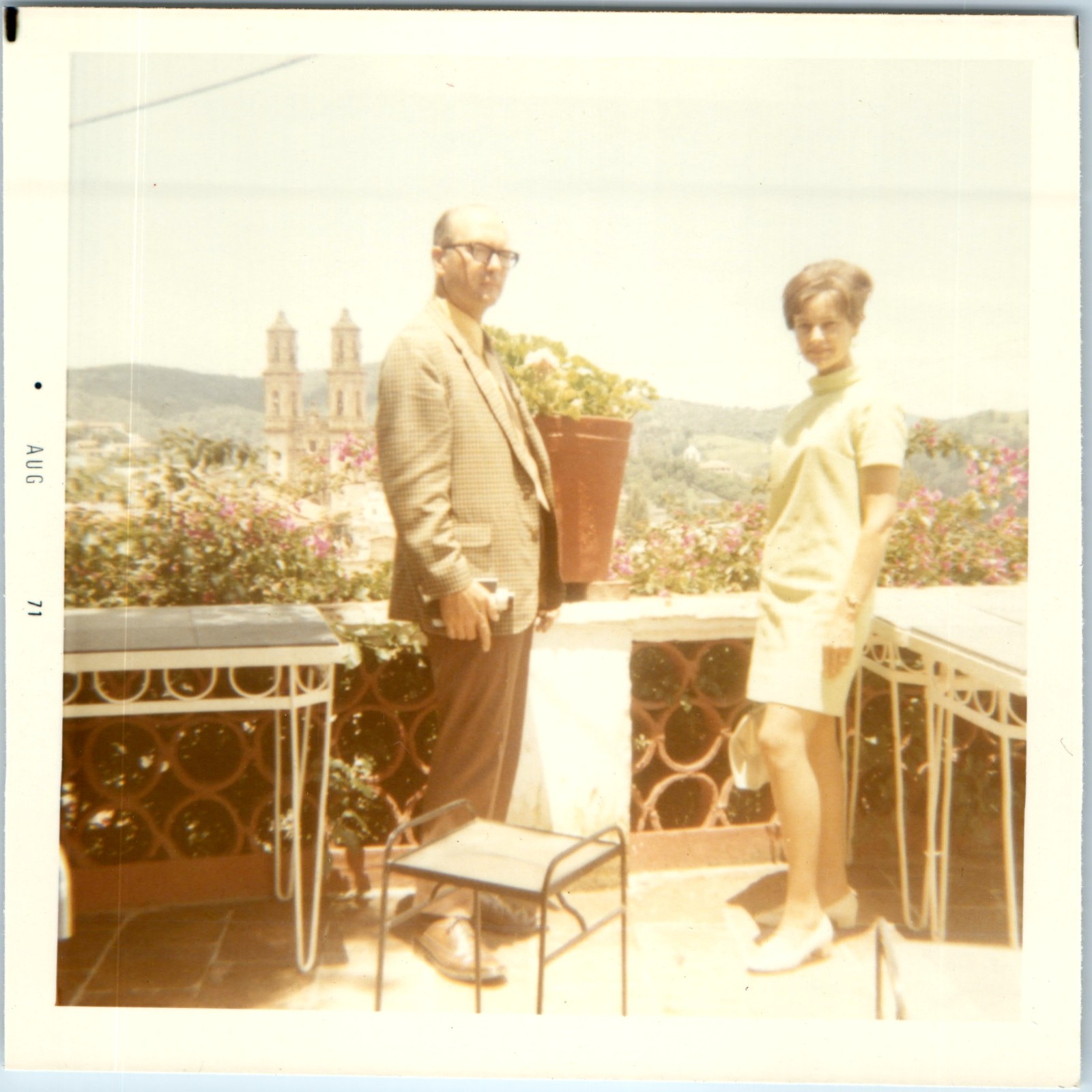 1971 Taxco Mexico Snapshot Photo Santa Prisca Church Couple Fashion Mod Camera 1971 Taxco Mexico Snapshot Photo Santa Prisca Church Couple Fashion Mod Camera