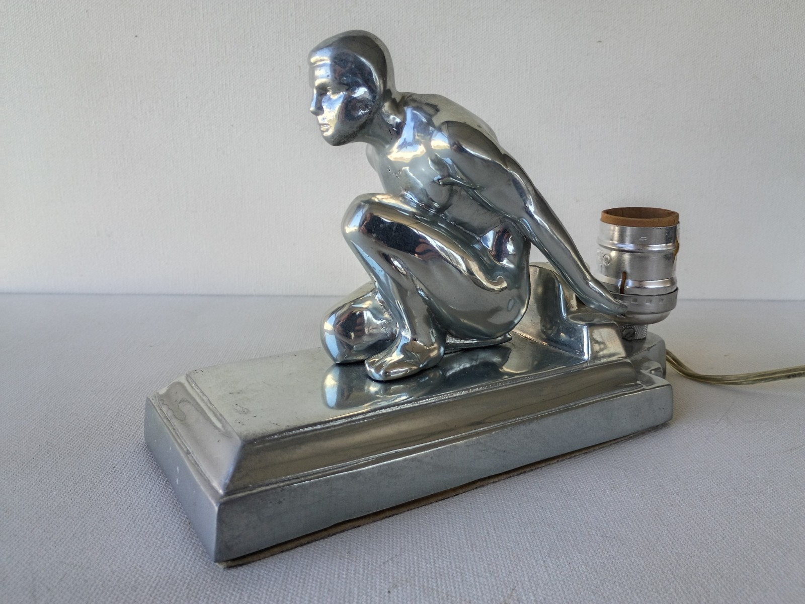 SARSAPARILLA VINTAGE 1986 ART DECO CHROME MALE FIGURE DISC LAMP MODEL #149