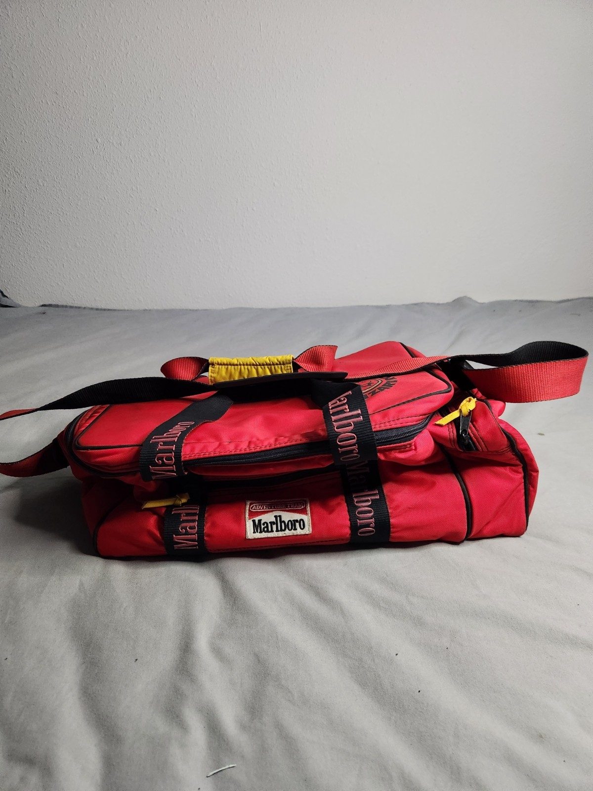 Vintage 1992 Marlboro Adventure Team Lizard Rock Insulated Cooler Bag Pack Red