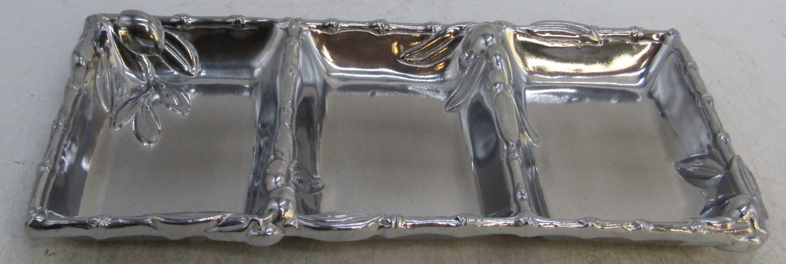 Arthur Court 10-2340 Olive 3-Section Tray, NIB.
