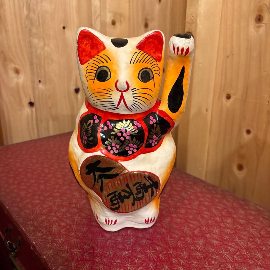 Takasaki Hariko Maneki Neko Lucky Cat Folk Figure Collectible 15+