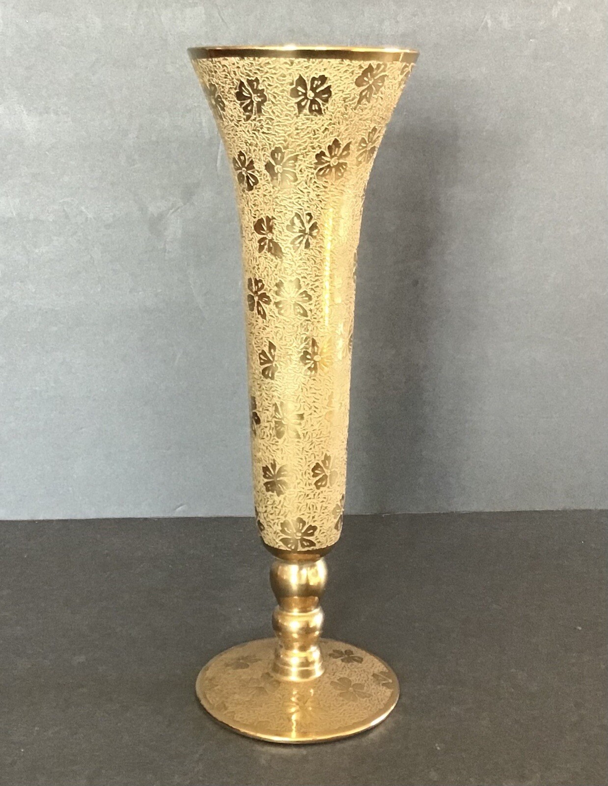 8 inch Gold Encrusted Glass Vase 8 inch Gold Encrusted Glass Vase