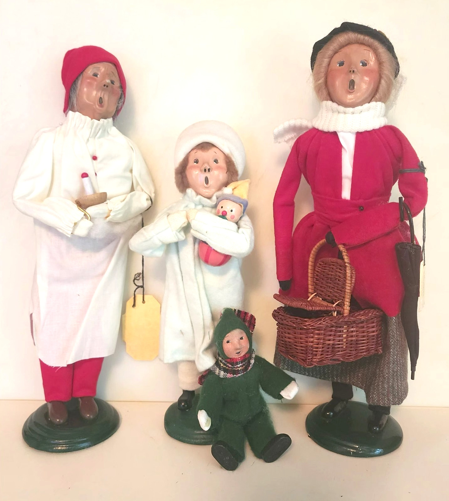 LOT OF 4 BYERS CHOICE LTD CAROLERS 1994 - 1985 - 1998 LOT OF 4 BYERS CHOICE LTD CAROLERS 1994 - 1985 - 1998