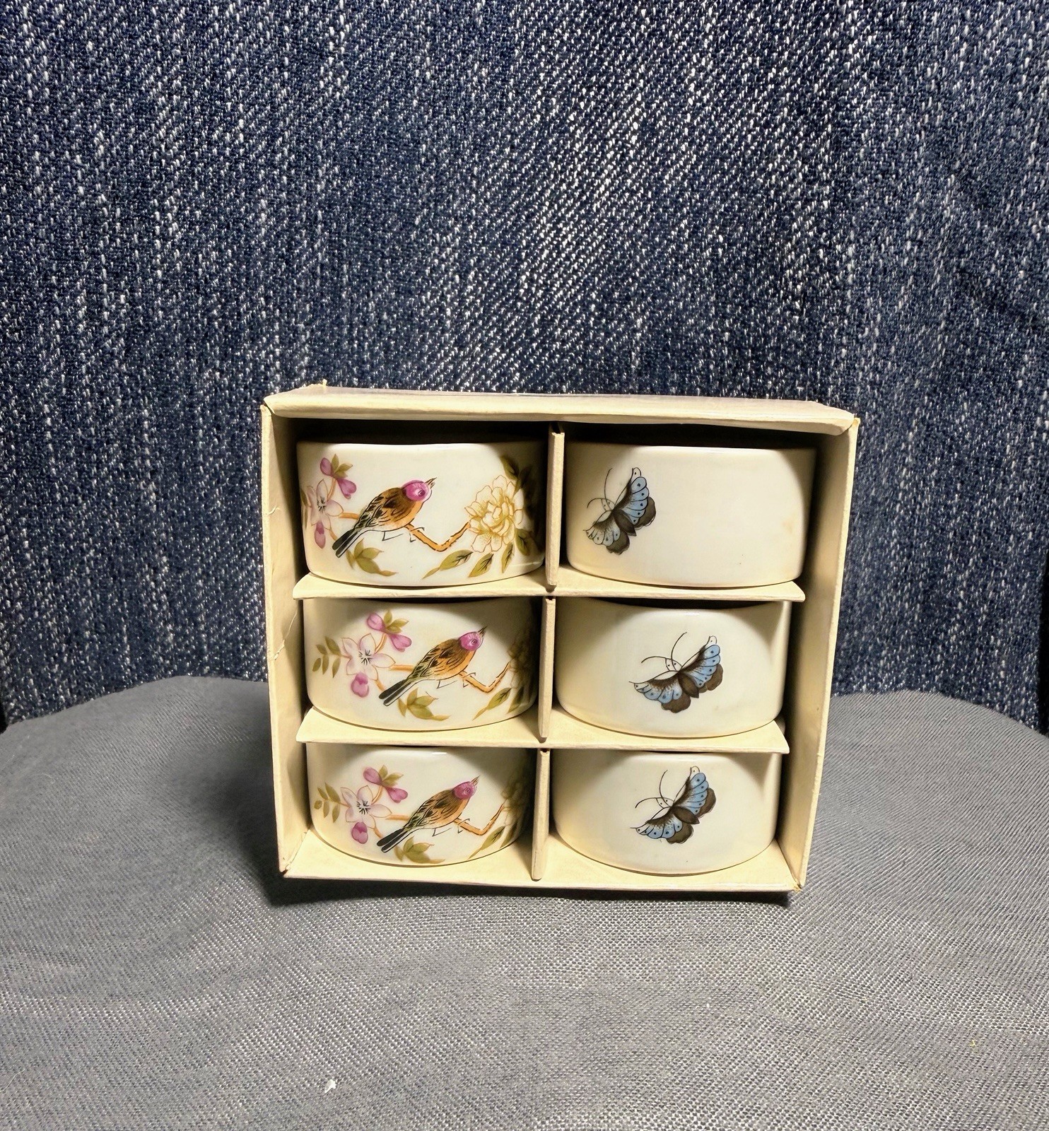 Vintage Boxed Set Of Five Matching Porcelain Napkin Rings Shafford Japan