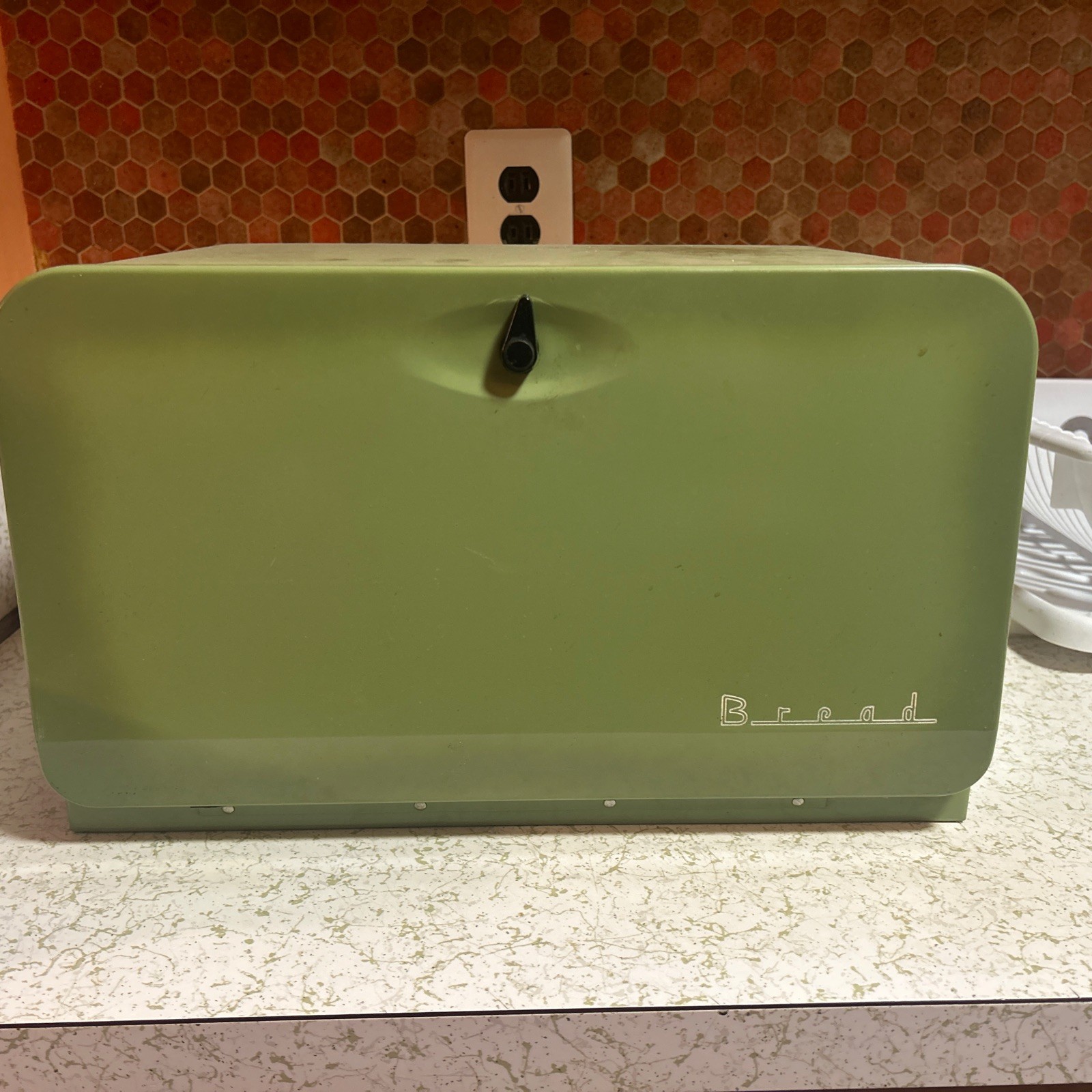 VTG Avocado Green Pantry Queen Metal Tin MCM Countertop Pie Bread Box 