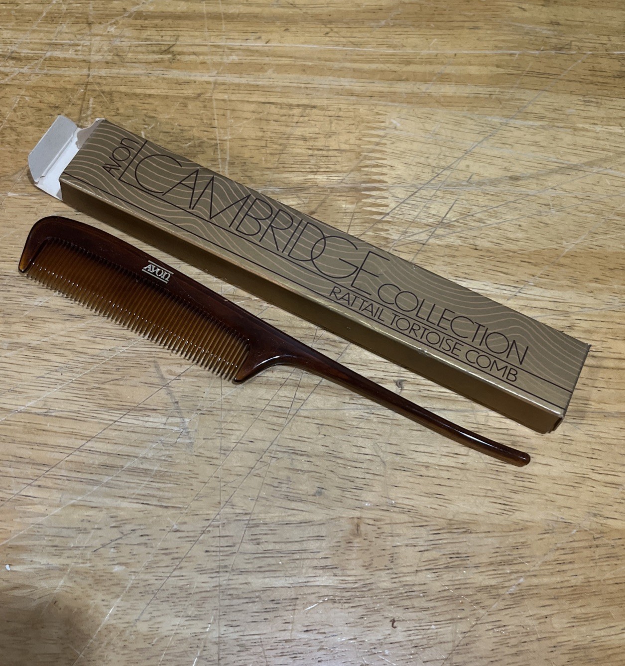 VINTAGE 1981 Avon Cambridge Collection Rattail Tortoise Comb *NOS