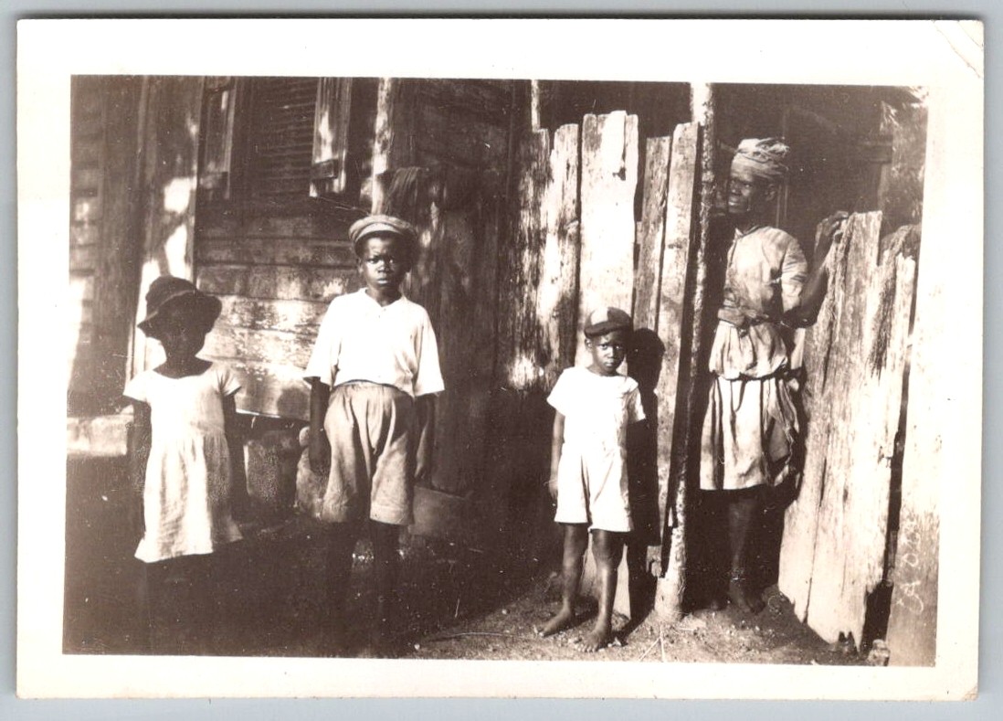 Vtg B&W Snapshot Impoverished Family African American Children Woman 1930s