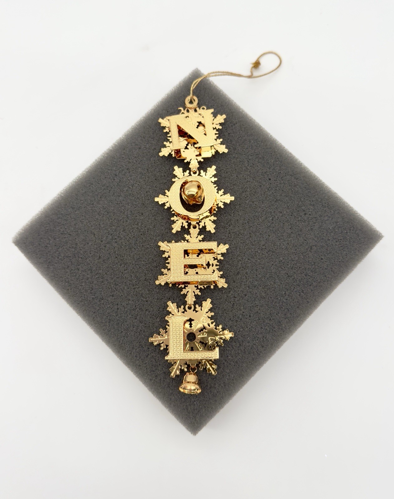 Stunning Vintage 2008 Danbury Mint 23K Gold Christmas Ornament “ Noel “