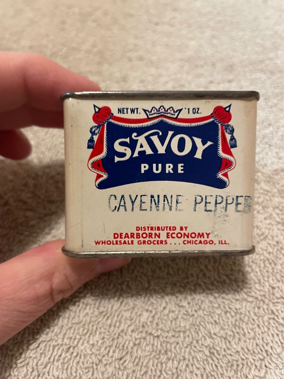 VTG SAVOY Cayenne Pepper  Spice Tin Steele Wedeles Co, Chicago (read) 1 ounce